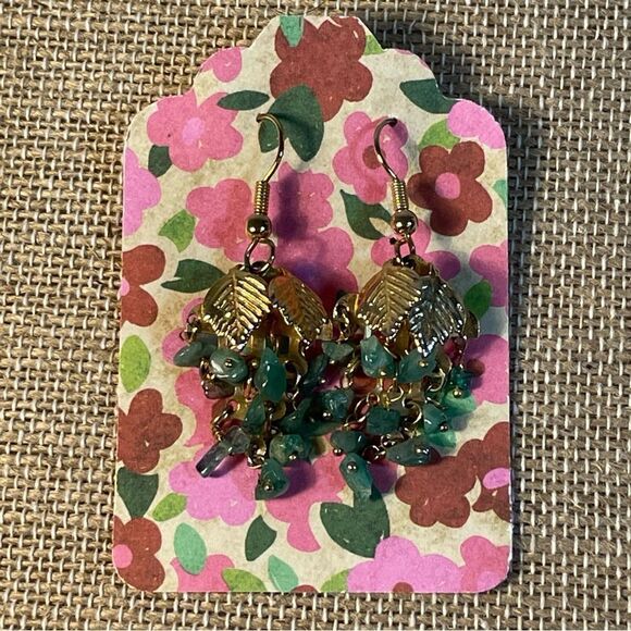 Gold leaves and natural aventurine stone drop earrings - Picture 5 of 11